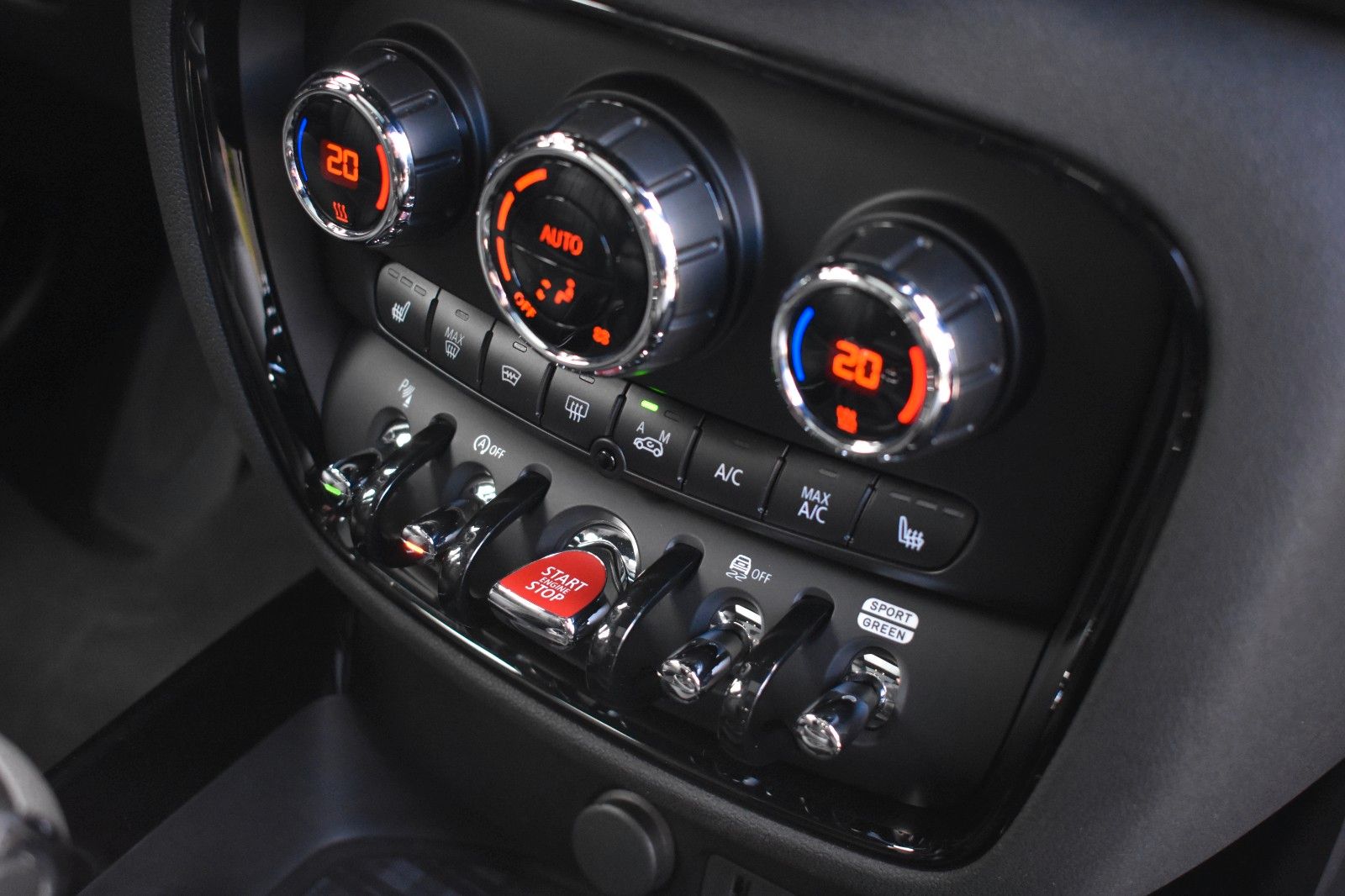 Fahrzeugabbildung MINI Cooper SD Clubman H&K HUD Panorama ACC Leder AHK