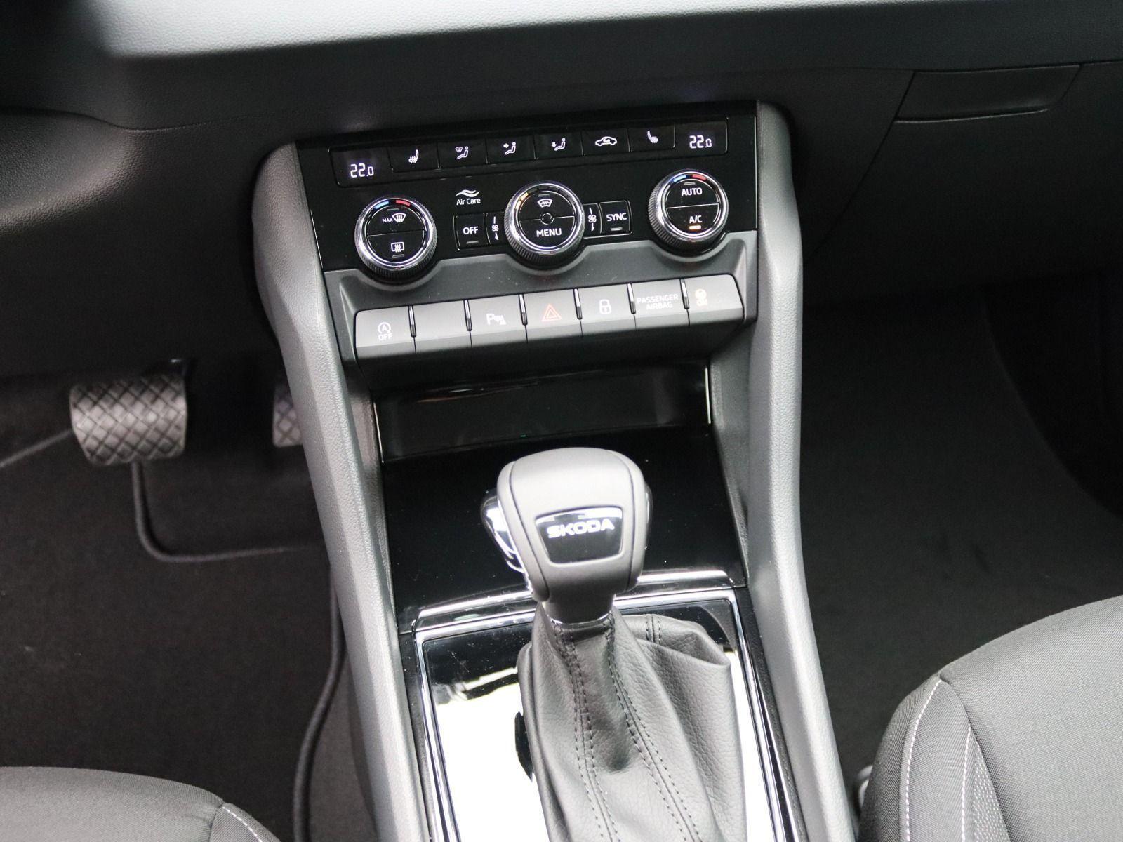 Skoda Karoq Tour 1.5 TSI DSG / Matrix, Navi, AHK, RFK