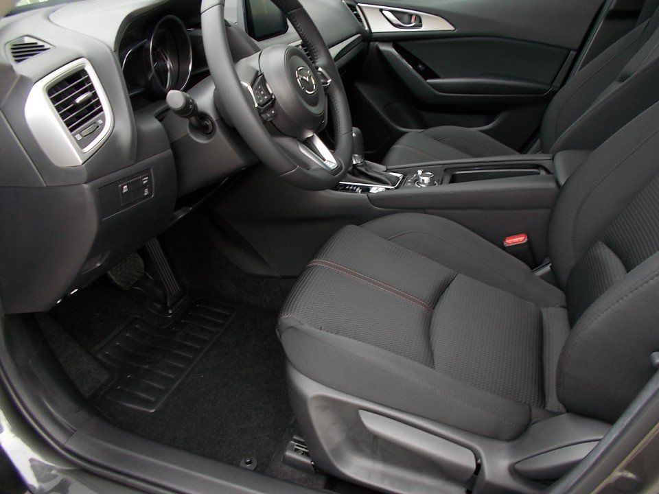 Fahrzeugabbildung Mazda 3 Signature+ G-120 AT NAVI RFK SHZ HUD LogIn Blu