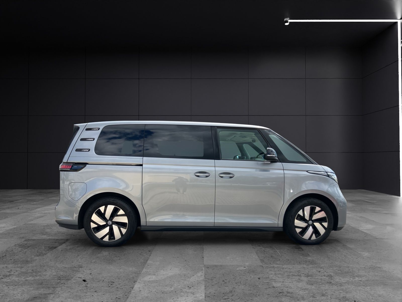 Fahrzeugabbildung Volkswagen ID.Buzz Pro Matrix AHK Navi ACC
