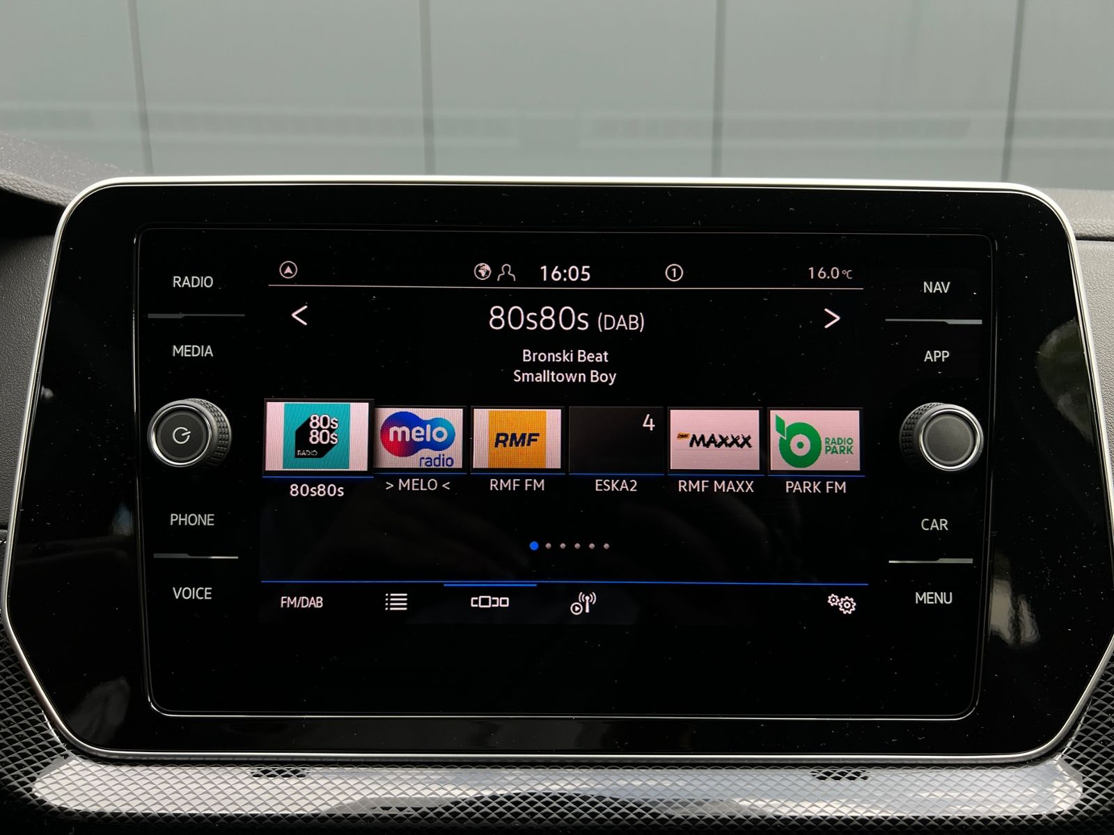 Fahrzeugabbildung Volkswagen T-Cross R-Line 1.5 TSI DSG *AHK,IQ.LIGHT,ACC,App