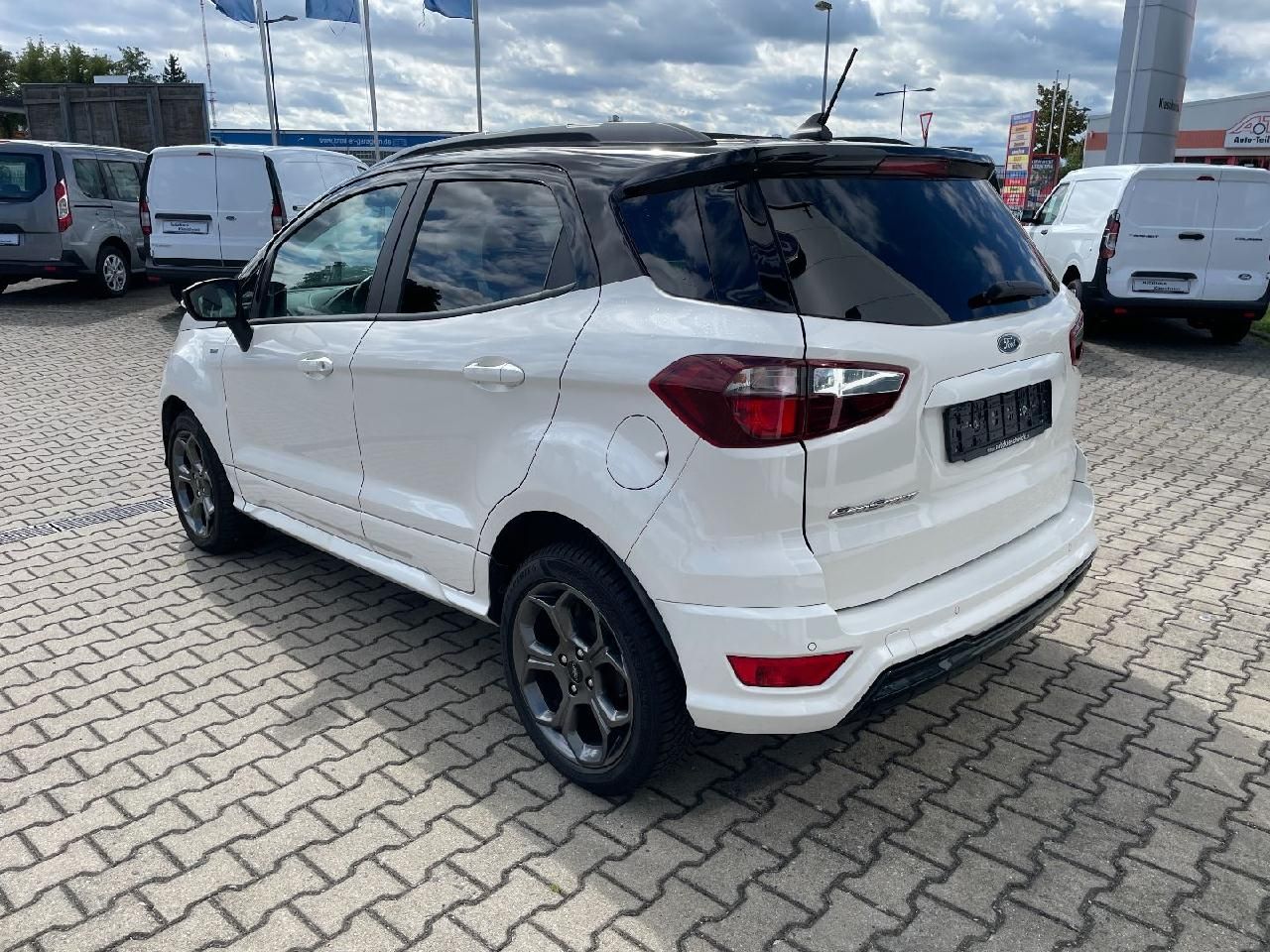 Fahrzeugabbildung Ford EcoSport ST-Line Winterpaket, Navi