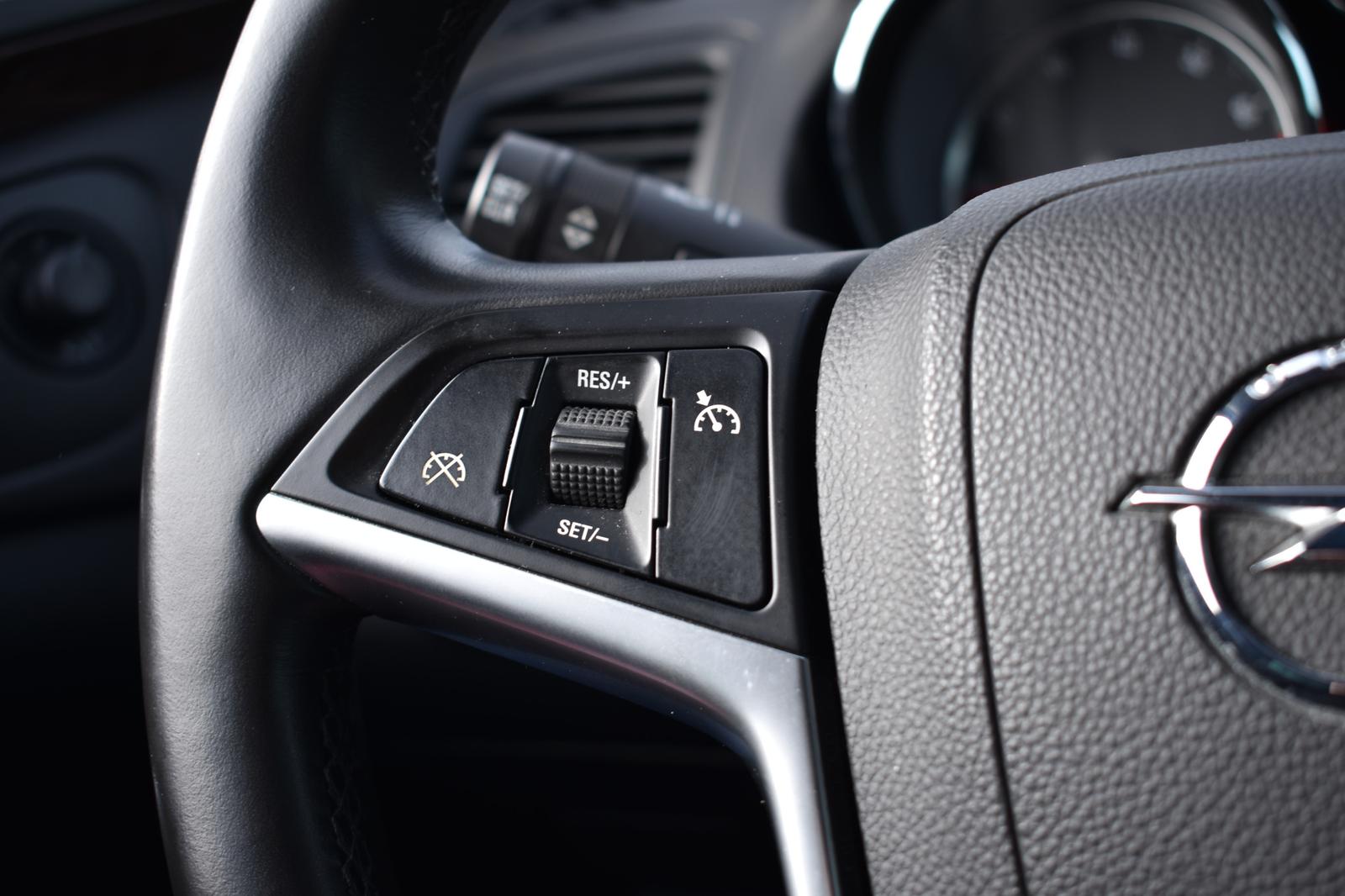 Opel Insignia 2011 — фото 20