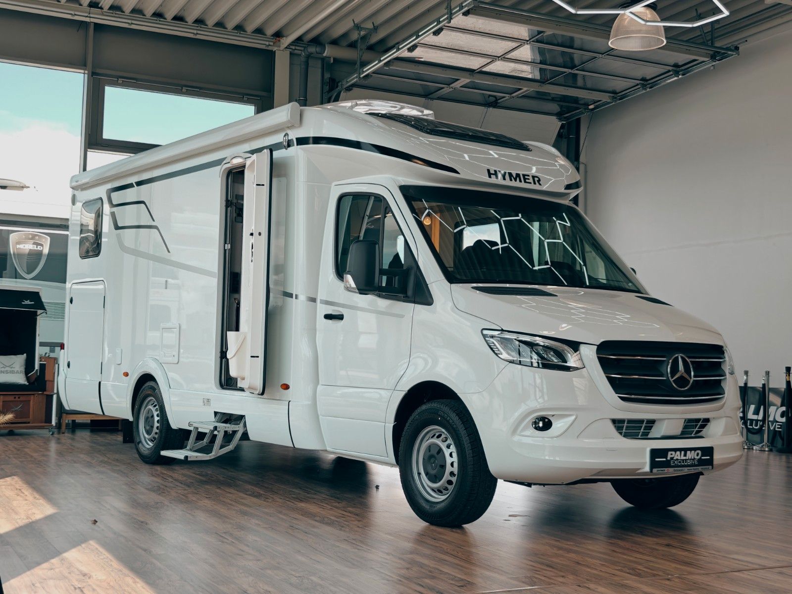 Fahrzeugabbildung HYMER / ERIBA / HYMERCAR TRAMP S 680 PREMIUM - 2025