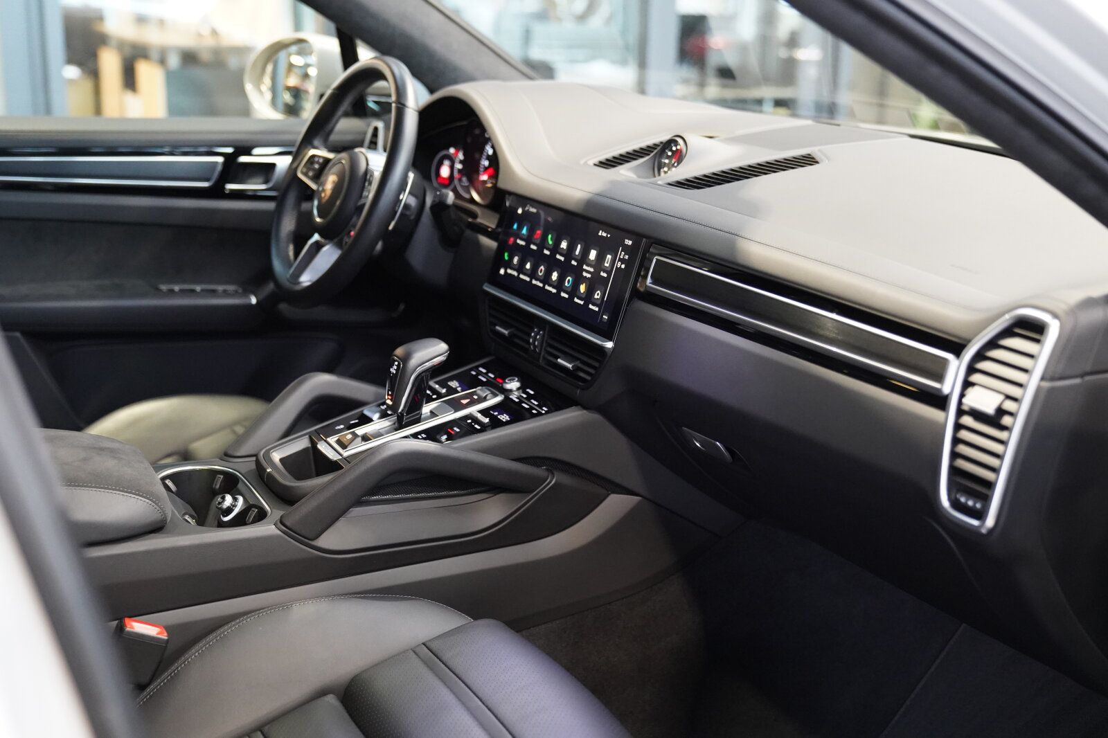 Porsche Cayenne Coupe GTS kreide Sport Classic Pano AHK foto 10