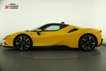 صورة 2 لـ 2021 Ferrari SF90