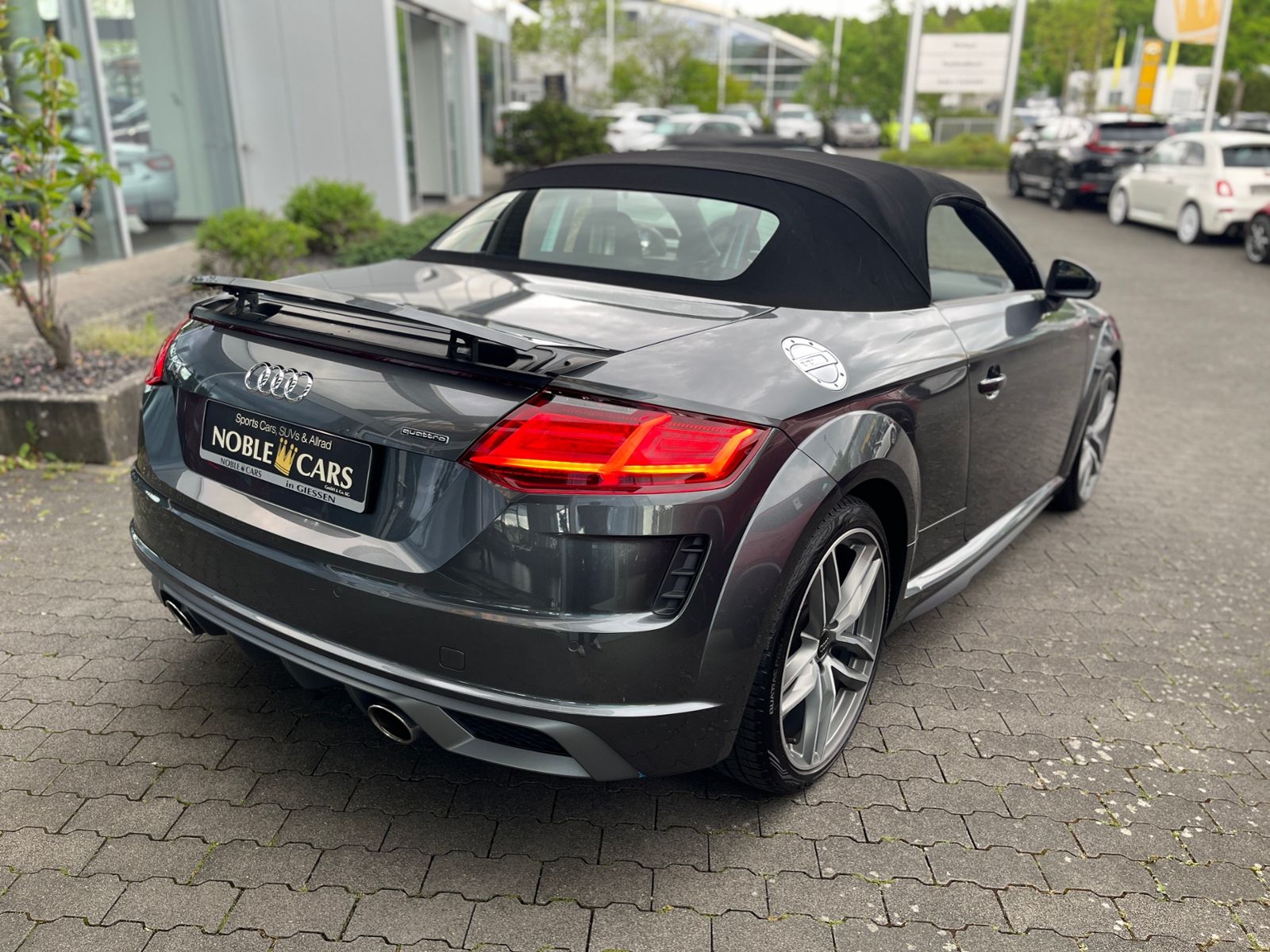 Fahrzeugabbildung Audi TT Roadster  45 TFSI quattro S line S tronic LED
