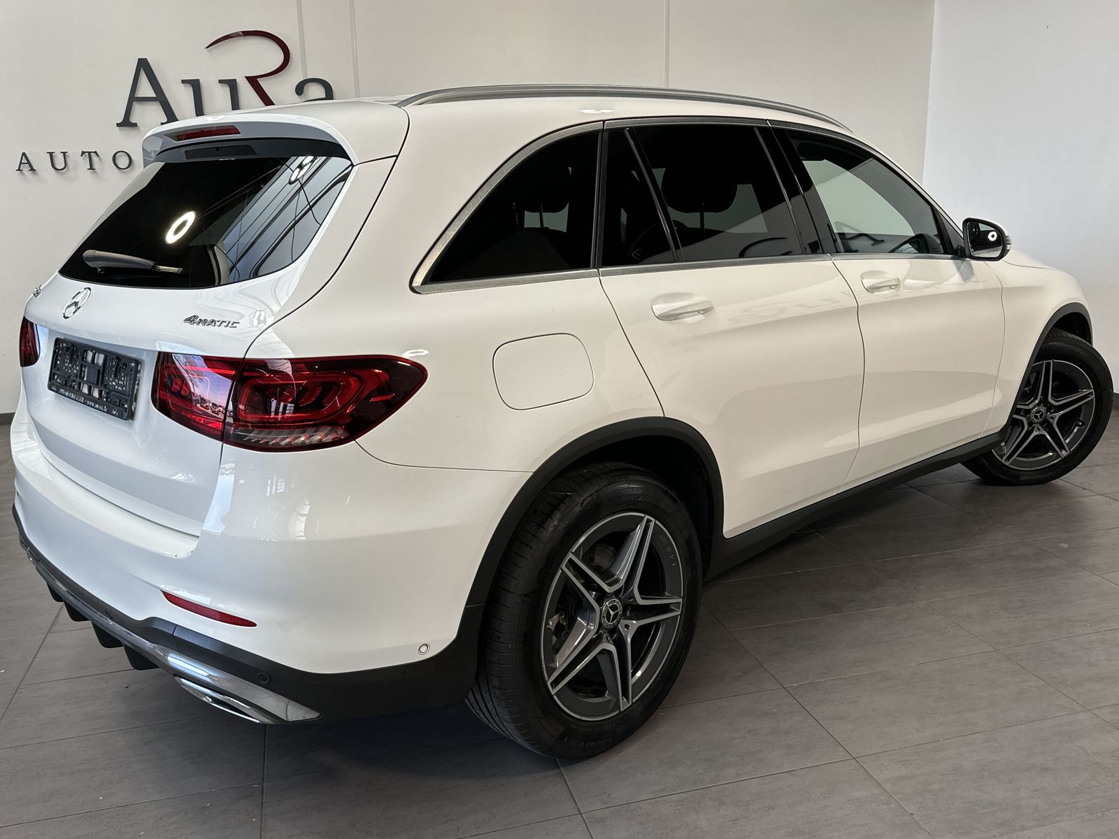 Fahrzeugabbildung Mercedes-Benz GLC 300d 4M AMG-Line NAV+LED+BURMESTER+360°+DAB