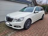 Mercedes-Benz E 200 CGI T AVANTGARDE, Aut, COMAND, Leder, 18"