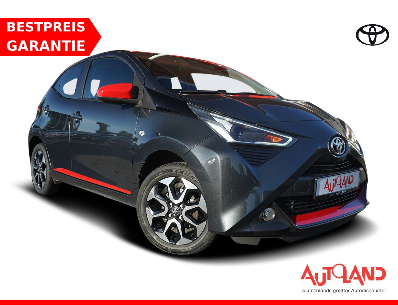 Toyota Aygo (X) 2019, 1.0 benzīns, Automāts, Hečbeks, Pelēks — Latvijā