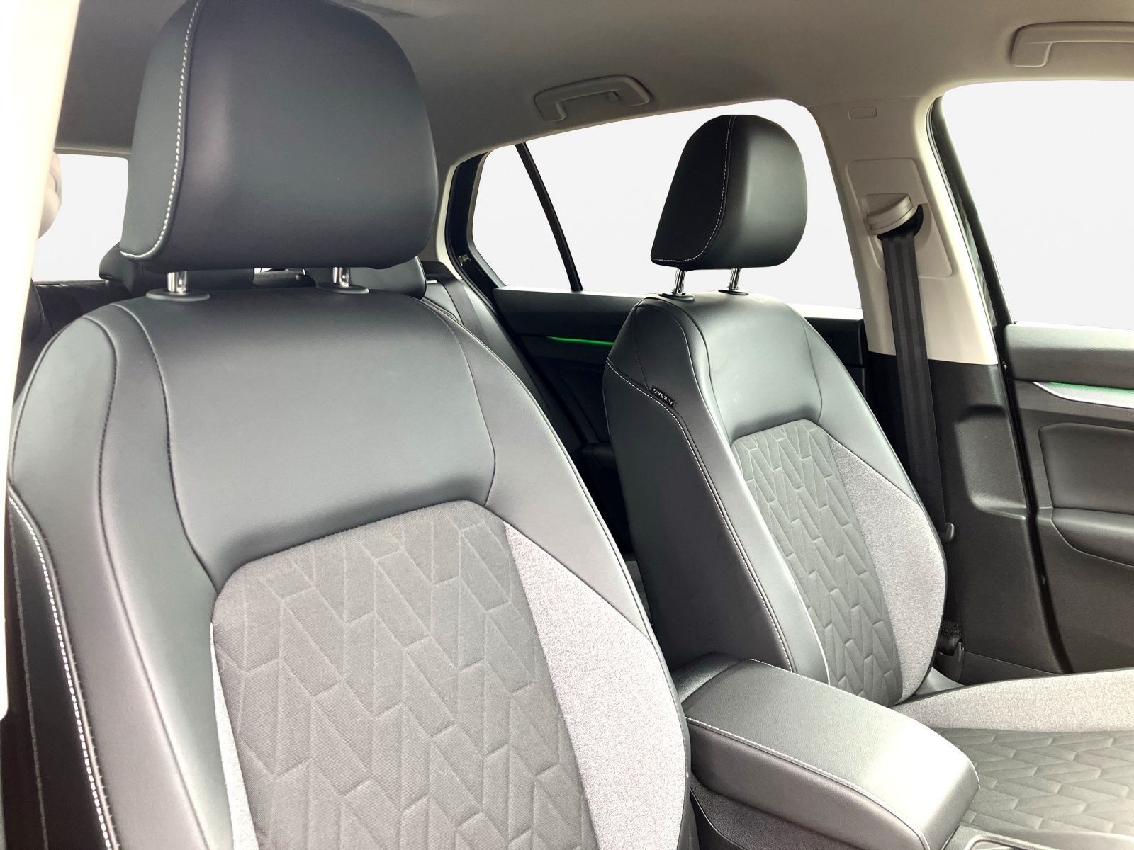 Volkswagen Golf - Bild 10