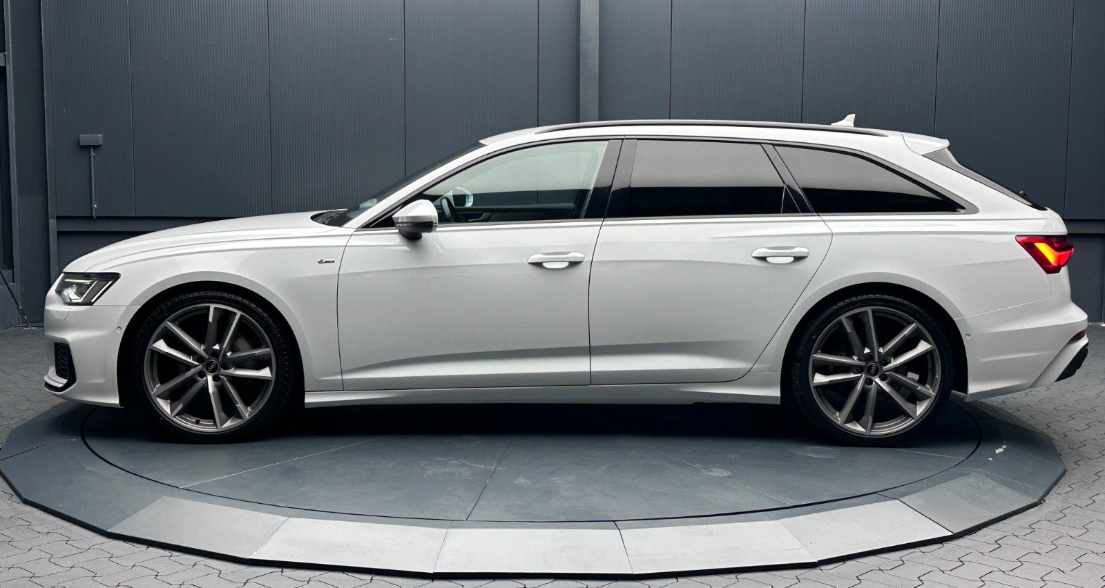 Audi A6 Avant 45 TDI quattro Sport S-Line 21Zoll foto 2