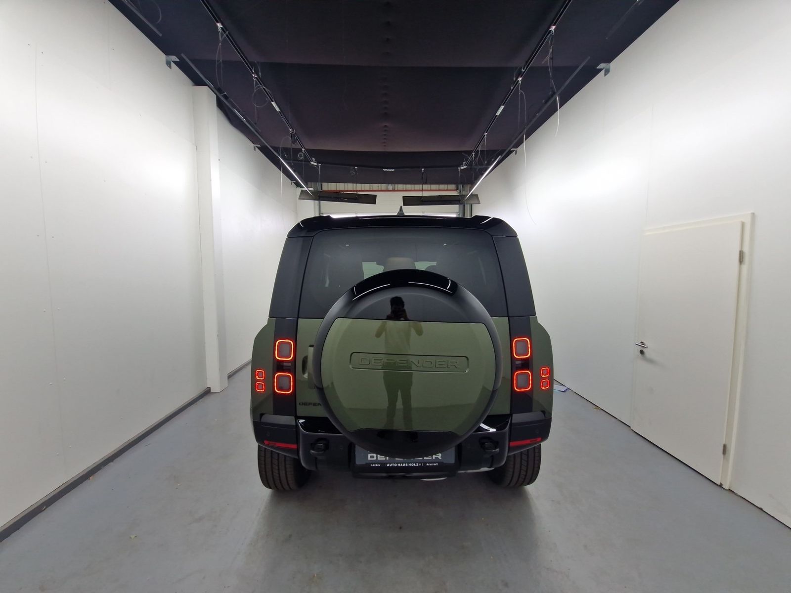 LAND ROVER Defender 90 D350 X-Dynamic SE AHK Matrix 22-Zoll – Bild 3