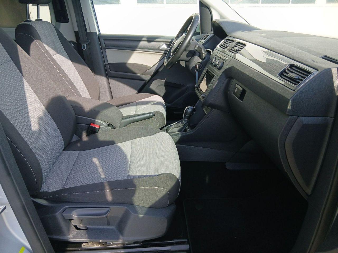 Volkswagen Caddy Maxi Comfortline, 7-Sitzer, AHK, NAVI