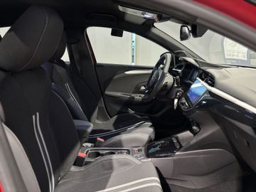 Fotografie 6 des Opel Corsa 1.2 Direct Injection Turbo Automatik GS