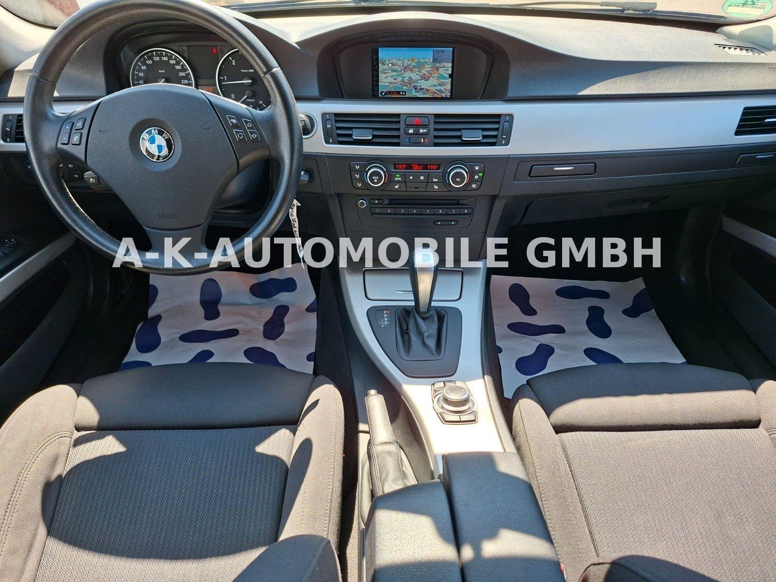 BMW 320 2012 — photo 13