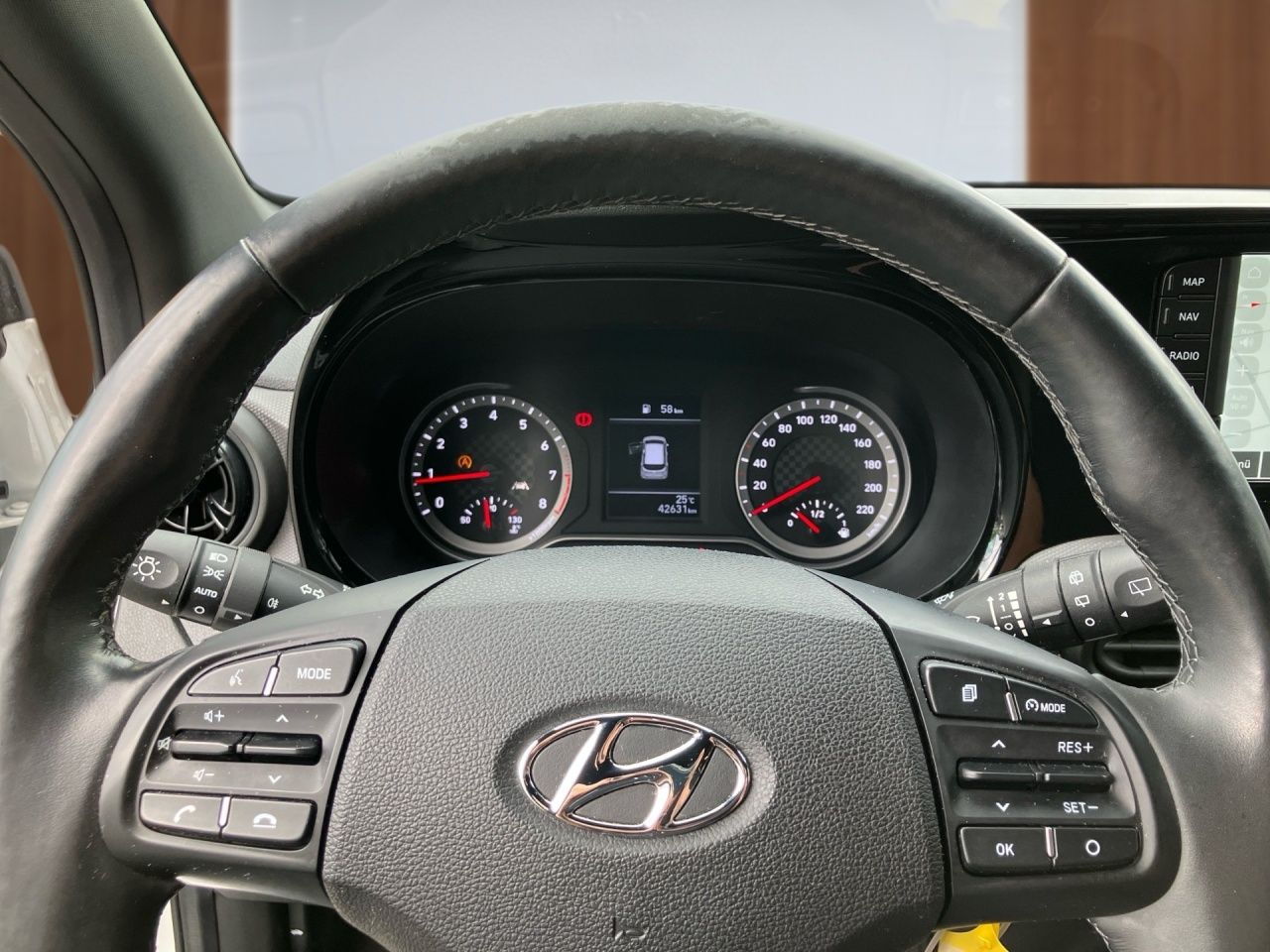 Fahrzeugabbildung Hyundai i10 CONNECT & GO *KAMERA*NAVI*SHZ*LHZ*DAB+RADIO*