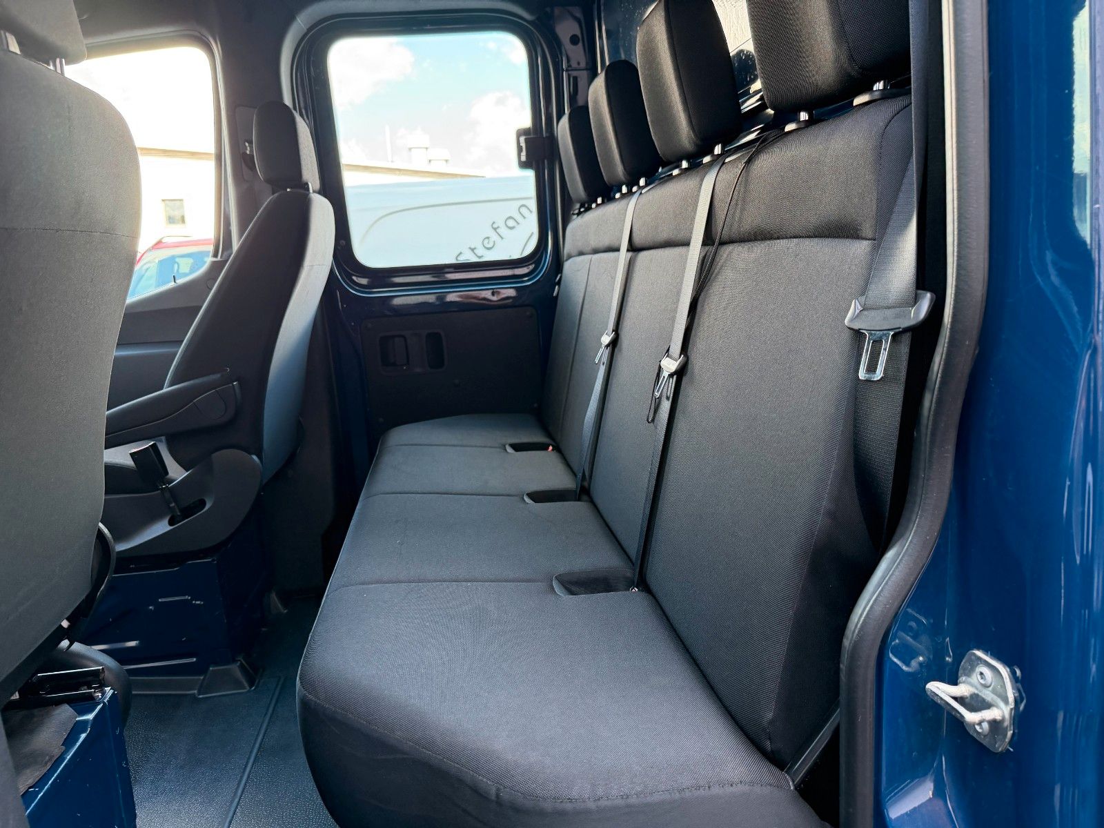 Fahrzeugabbildung Mercedes-Benz Sprinter 215 CDI DoKa Pritsche Plane AHK Klima