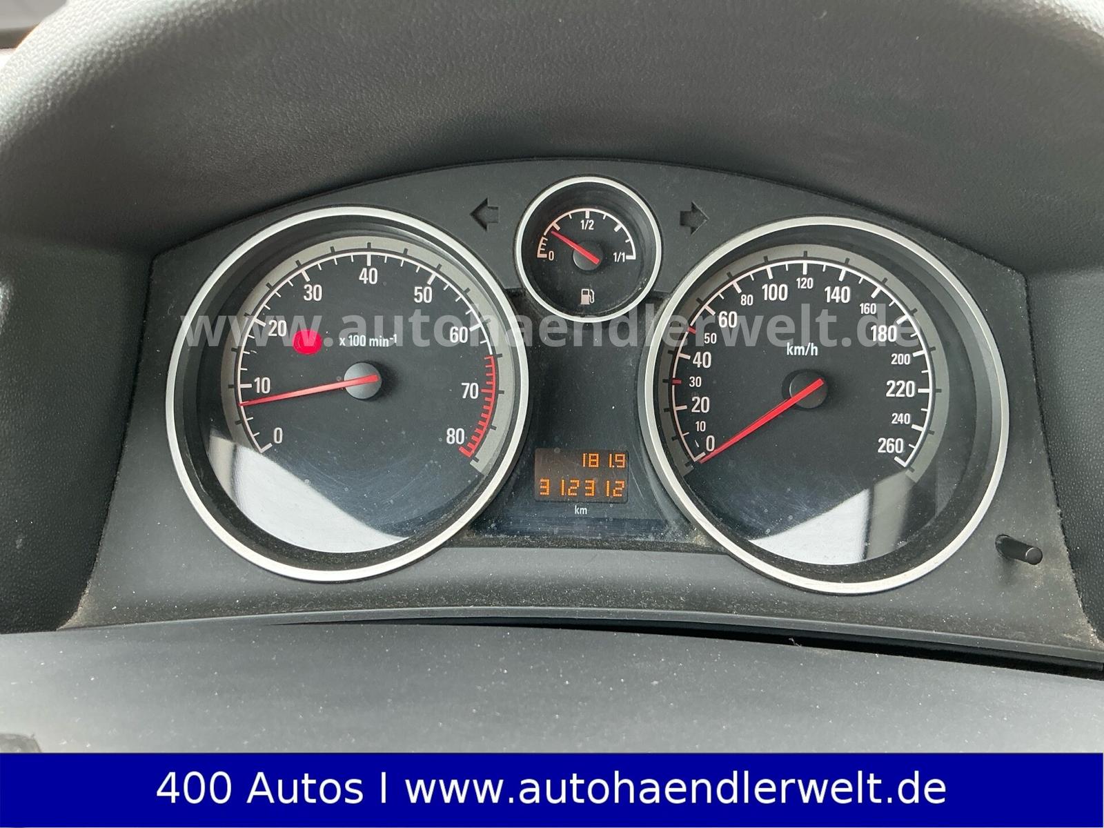 Opel Astra 2009 — photo 10