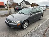 Volvo V40 - Volvo aus 2001
