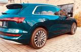 Audi e-tron 55 quattro advanced 21 Zoll - blaue Audi e-tron