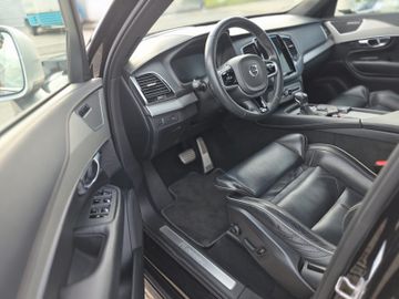 Volvo XC90 - 11