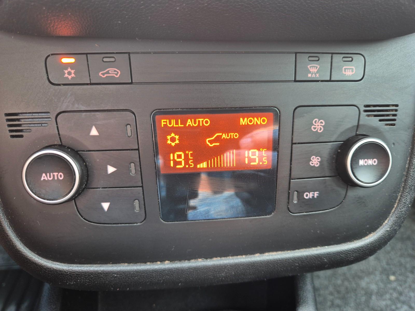 Fiat Punto 1.2 Lounge,Navi,Klimaaut,TÜV neu