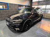 Volkswagen Tiguan 2.0 TDI R-LINE 4M-360-KEY-PANO- - VW Tiguan mit Schiebetür