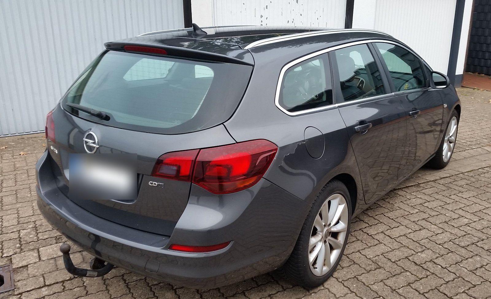 Opel Astra 2011 — engine 125 HP (92kW)