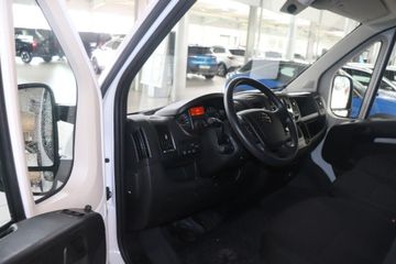 Fotografie des Opel Movano 2.2 D L3H2 2WD Edition