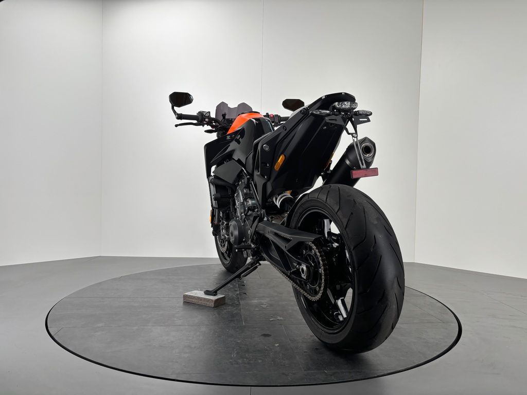 Fahrzeugabbildung KTM 890 DUKE *TOP-ZUSTAND *1. HAND *ARROW
