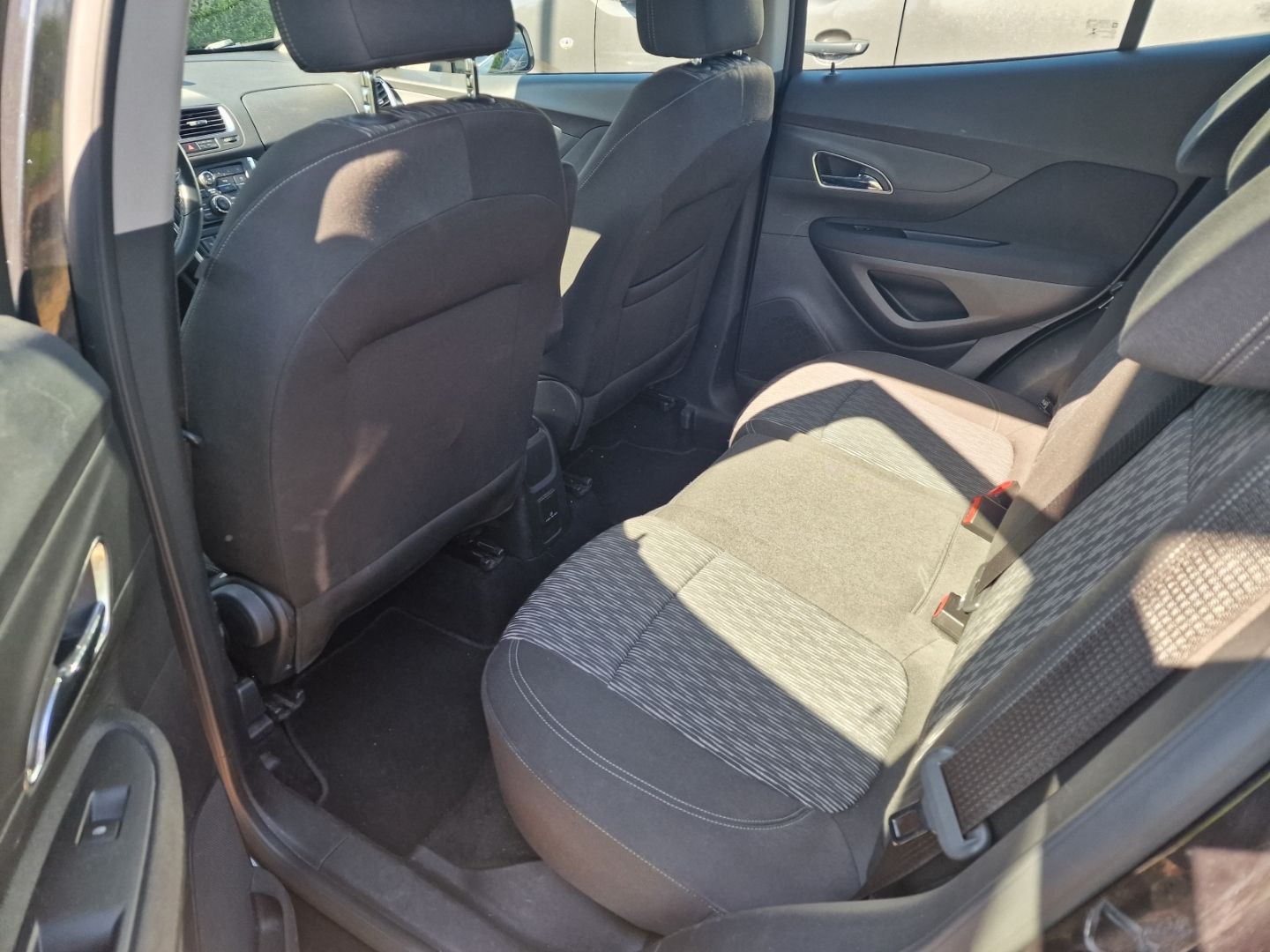 Fahrzeugabbildung Opel Mokka Edition ecoFlex Navi Mehrzonenklima AHK DA
