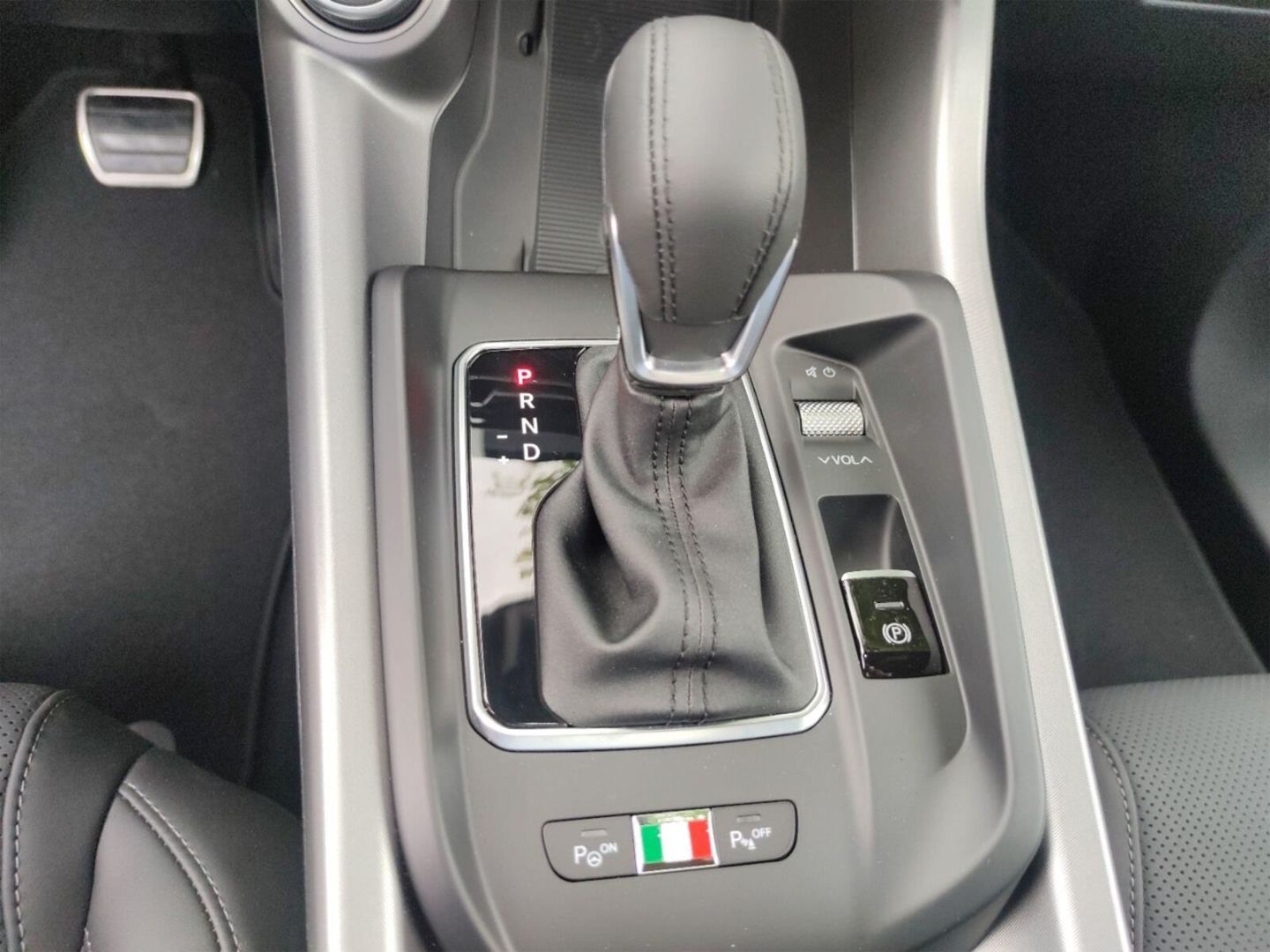 Fahrzeugabbildung Alfa Romeo Tonale 1.5 MHEV Veloce+PANO+KAMERA+NAVI+HARMAN&K