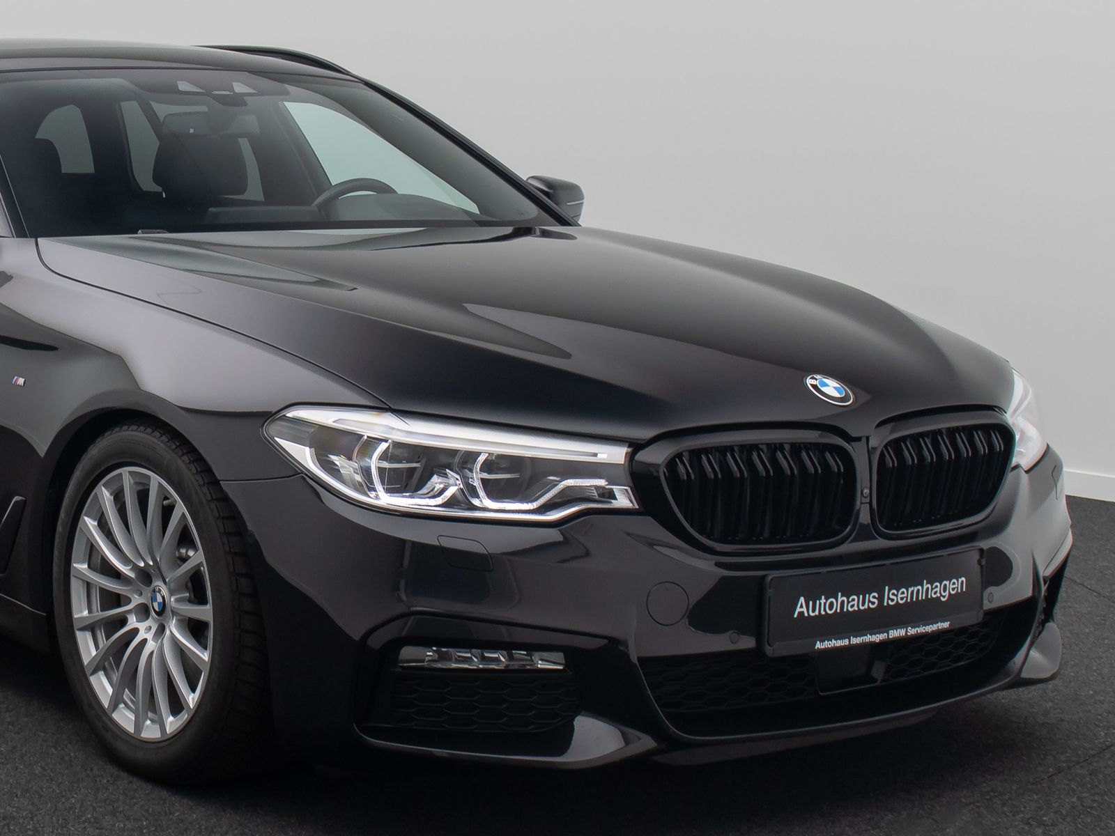 Fahrzeugabbildung BMW 530d xD M-Paket 360° LED DAB HUD Pano NaviPro