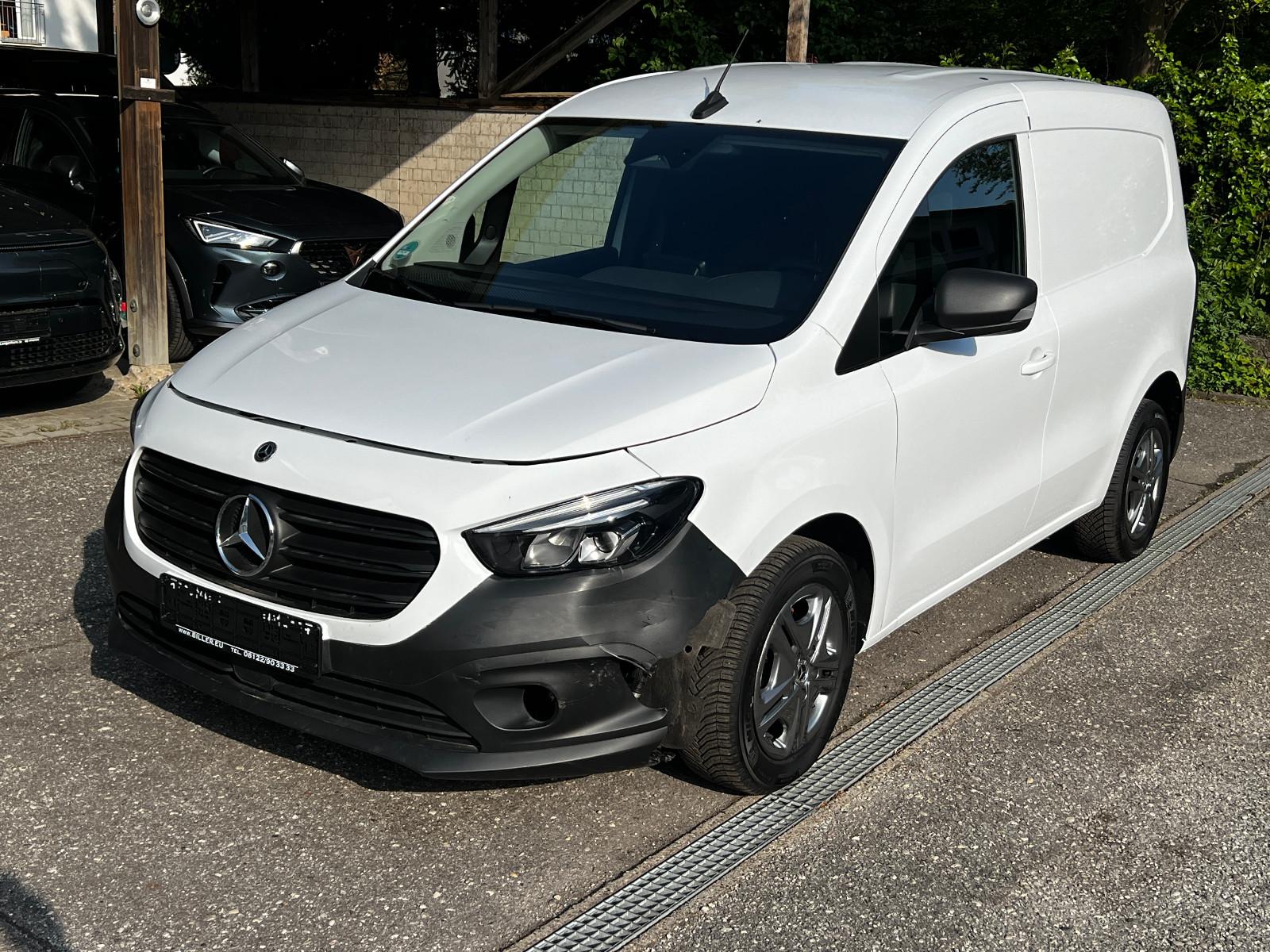 Mercedes-Benz Citan Kasten 112 CDI Aut. Sthzg. VL beschädigt