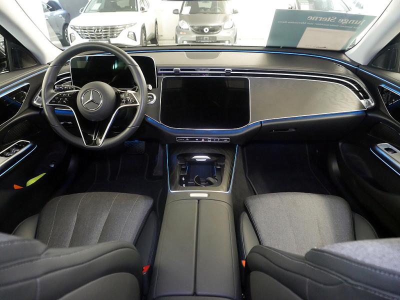 Mercedes-Benz E 220 d T // AVANTGARDE AHK DISTR KAMERA SPUR