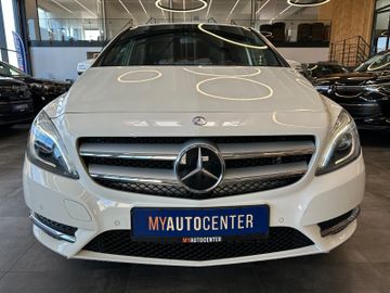 Mercedes-Benz B 180 *KLIMA*SZHZ*LEDER*NAV*PDC*SPUR*TOTWINKEL