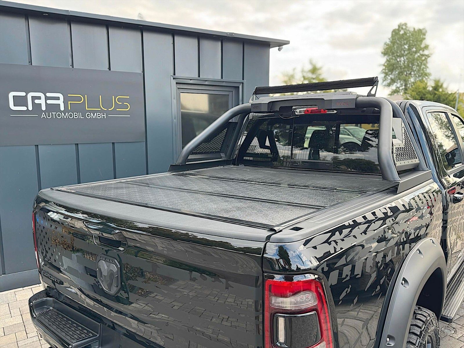 Fahrzeugabbildung Dodge RAM 5.7 V8 HEMI BLACK Edition Offroad 4x4 Tesla