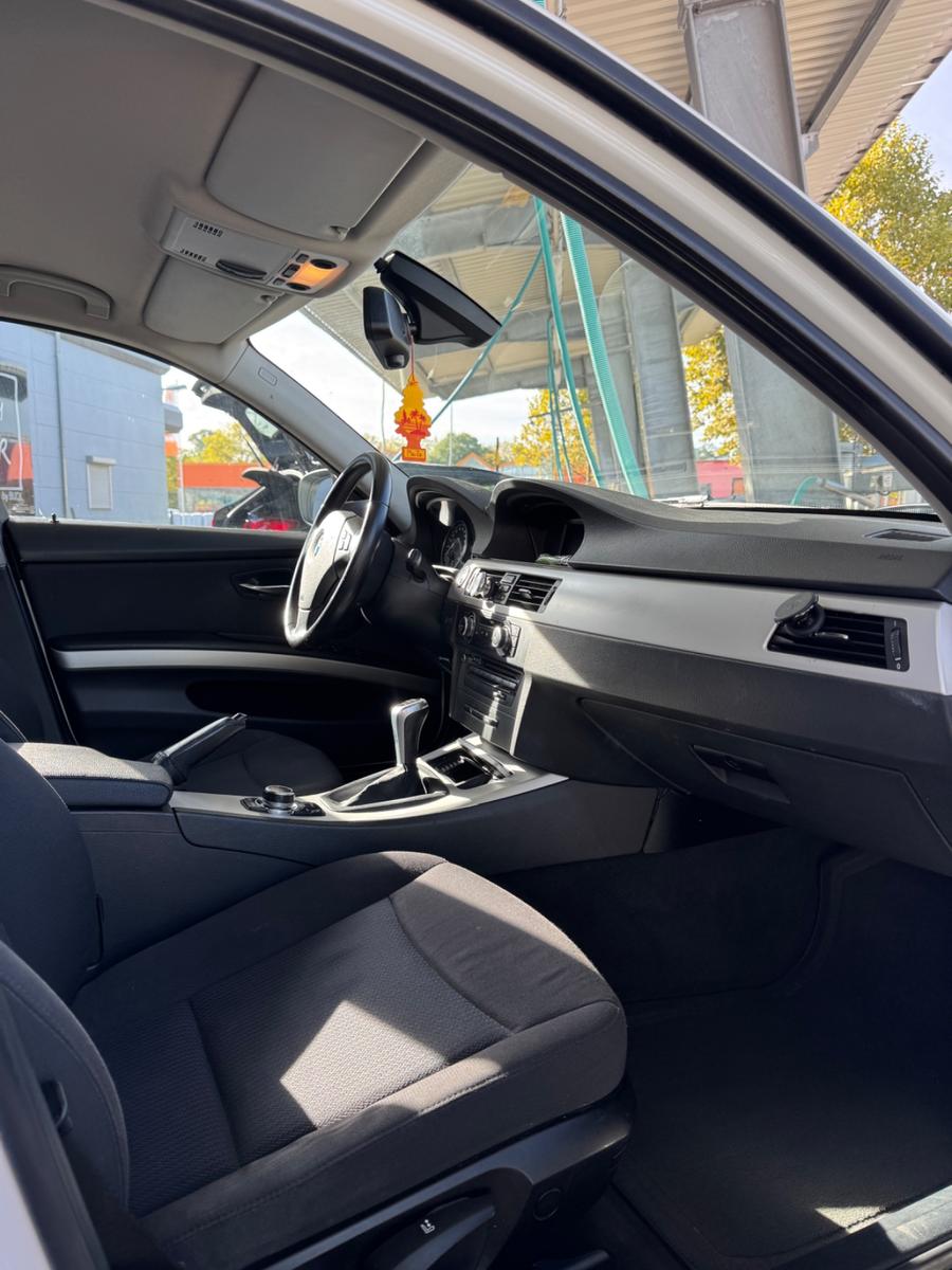 BMW 316 2010 — photo 10