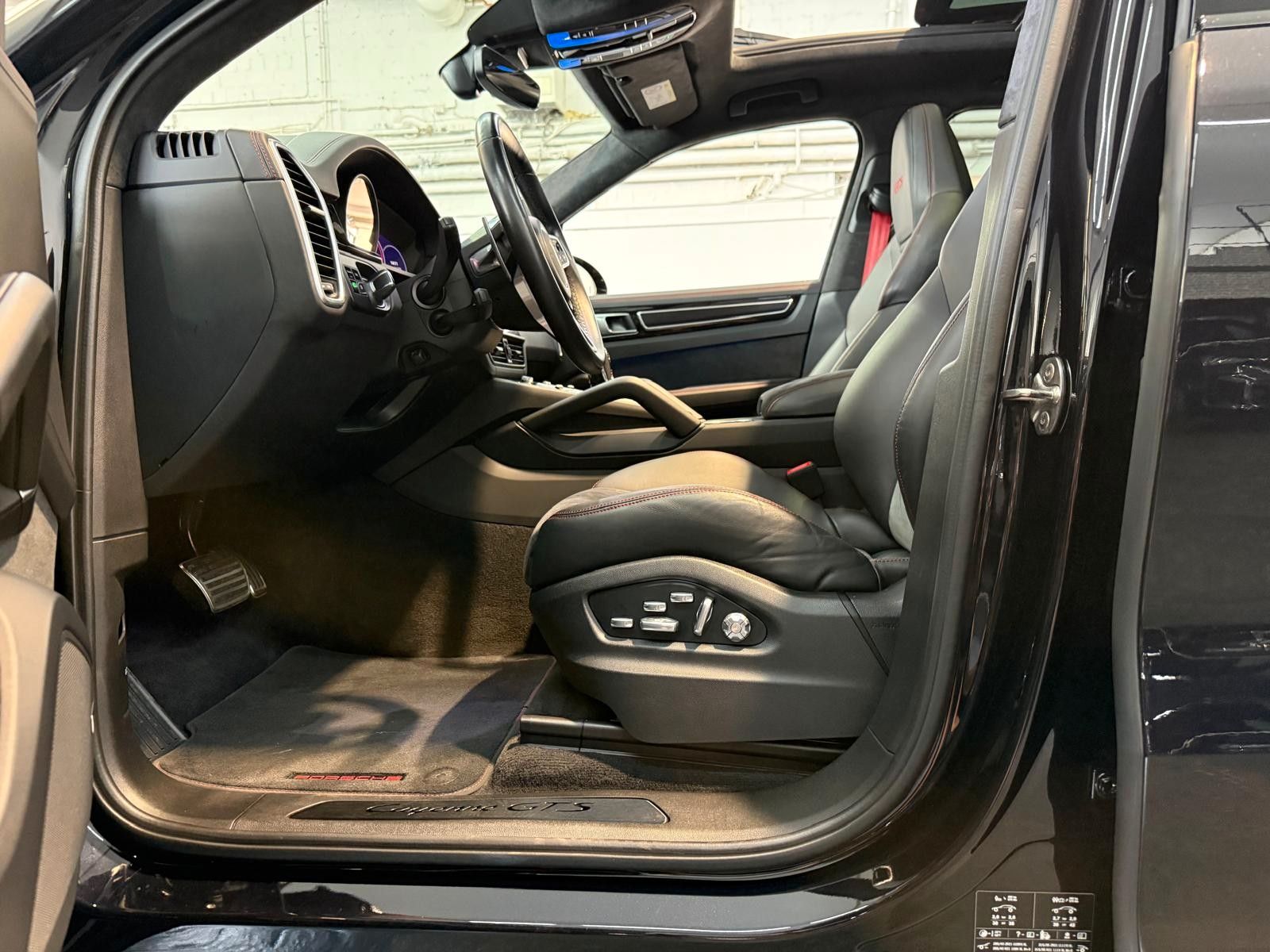 Porsche Cayenne GTS PANO ACC StandH BOSE MATRIX 21 foto 19