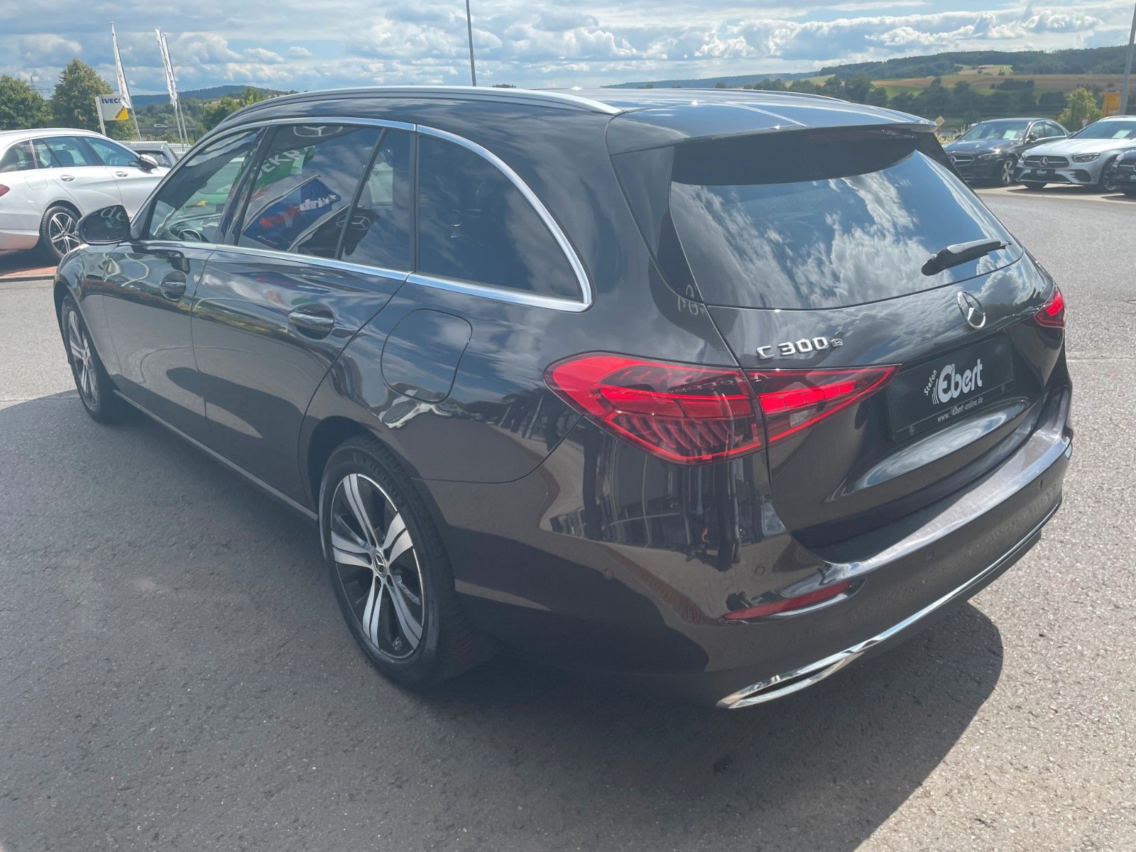 Fahrzeugabbildung Mercedes-Benz C 300 e T AVANTGARDE R-Kamera+TOTW+Carplay