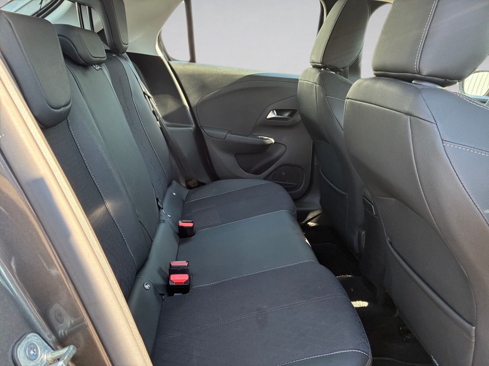 Fahrzeugabbildung Opel Corsa F 1.2 Elegance KlimaA,LED,SHZ,Kam.,PDC,FLA