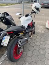 Ducati Monster 821 Red/White - DUCATI MONSTER 821