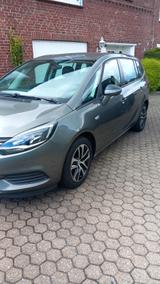 Opel Zafira Tourer - gebrauchte Opel Zafira Tourer aus dem Jahr 2017