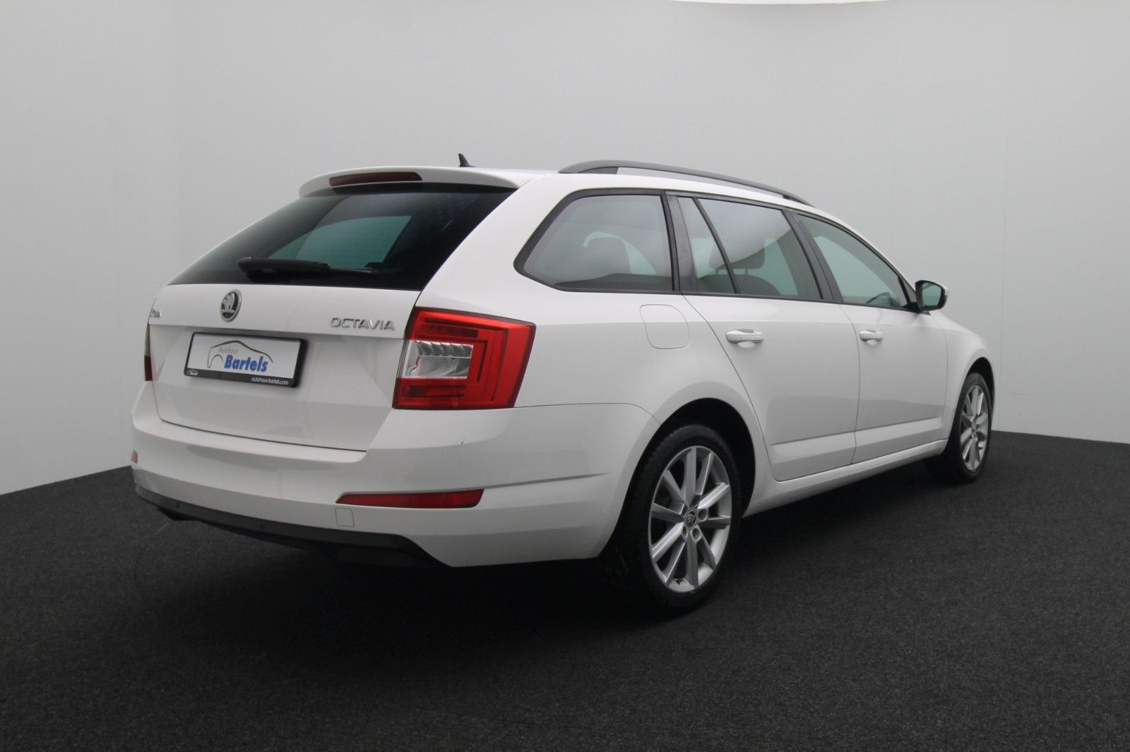 Fahrzeugabbildung SKODA Octavia Combi 1.0 Style