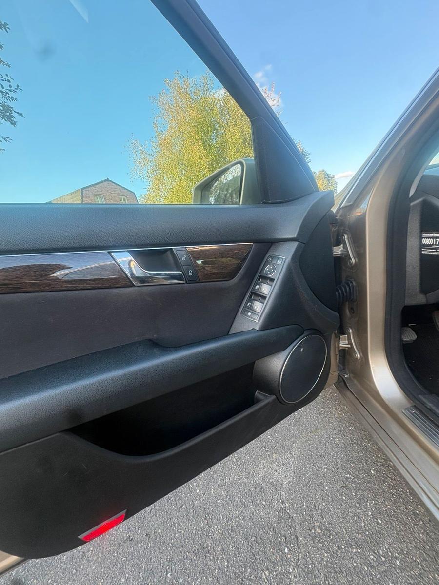 Mercedes-Benz C180 2009 — photo 10