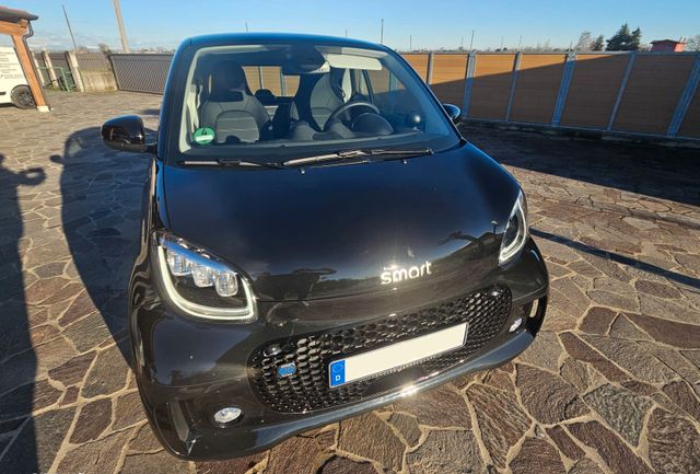 Smart ForTwo coupe electric drive / EQ*Brabus*SHZ*Navi