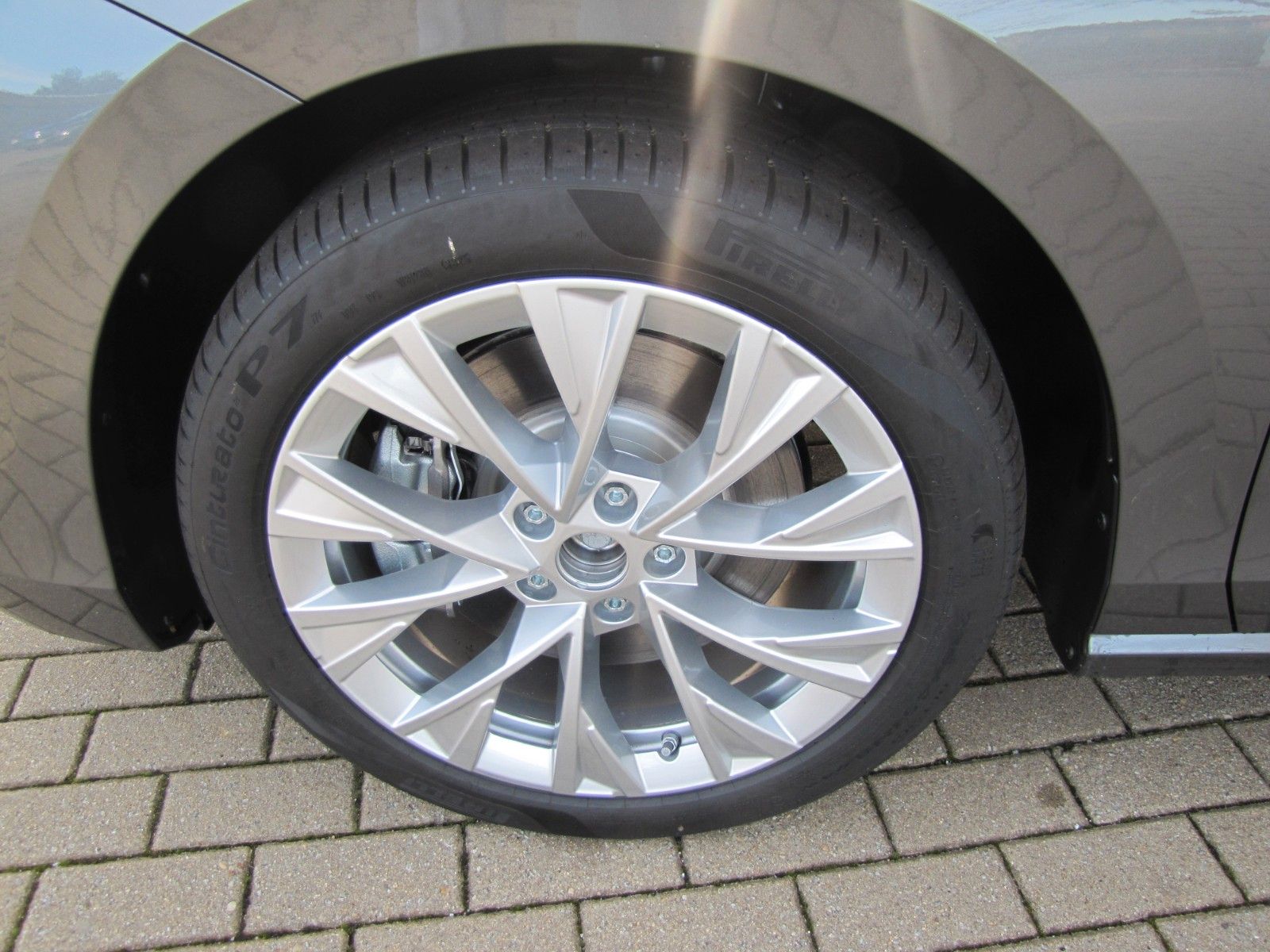 Fahrzeugabbildung SKODA Superb Combi Selection 2.0 TDI 193PS 4x4 DSG