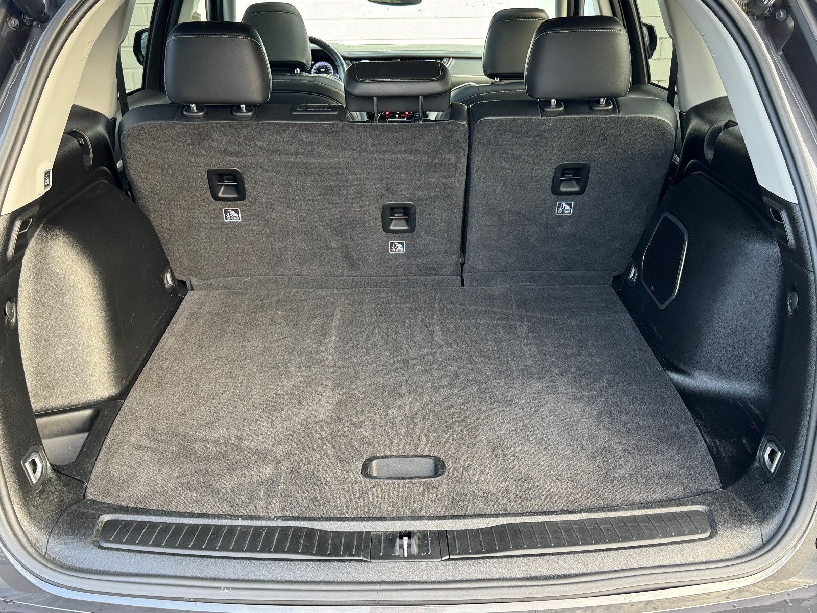 Fahrzeugabbildung Jeep Grand Cherokee Limited LPG Panorama Leder