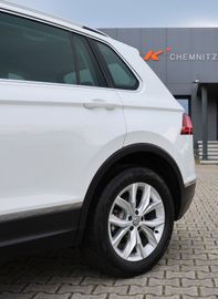 Volkswagen Tiguan - 2